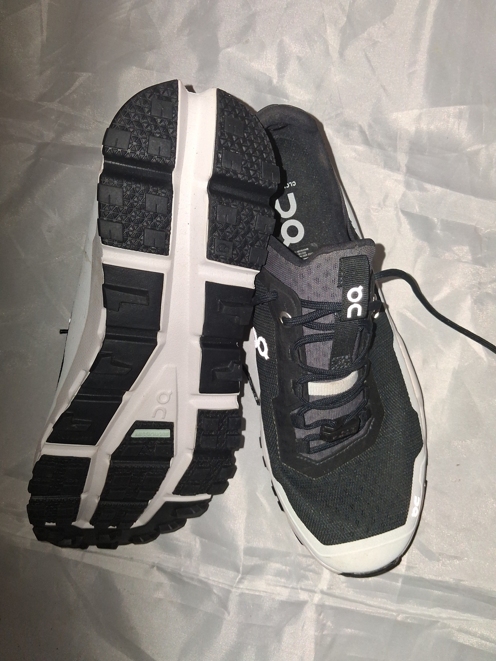 On Running Running Men's Cloudstratus Black/White Running Shoes